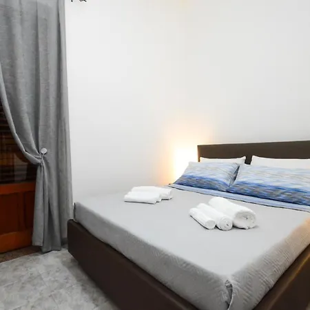 270 M - In Centro Con Cortile Daire