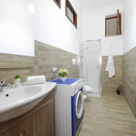 270 M - In Centro Con Cortile