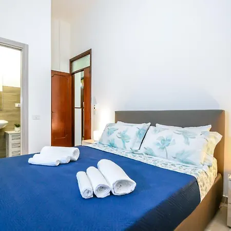 Daire 270 M - In Centro Con Cortile Gioiosa Marea